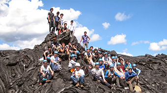 Experiencing the earth's dynamism through overseas field trips