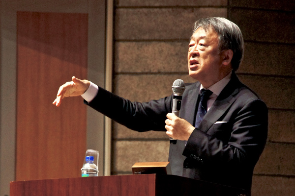 Institute Professor Akira Ikegami
