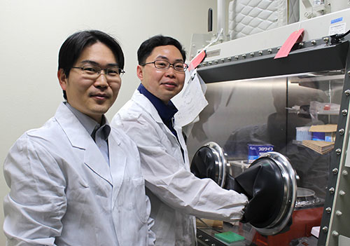 Researchers fabricating thin-film transistors