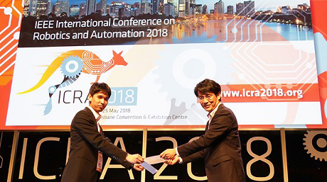 Atsushi TAKATA (Suzumori Endo lab.) received the IEEE Robotics and Automation Society Japan Joint Chapter Young Award.