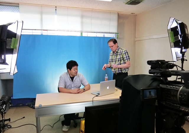 Course manager and the instructor discuss the video lecture