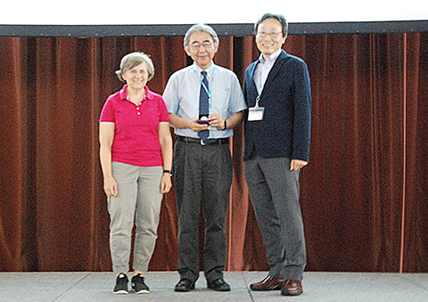 (from left) Prof. Ljerka Kunst, Ohta, symposium chairperson Prof. Ikuo Nishida