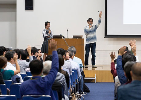 Workshop facilitators Nakano (right) and Ito