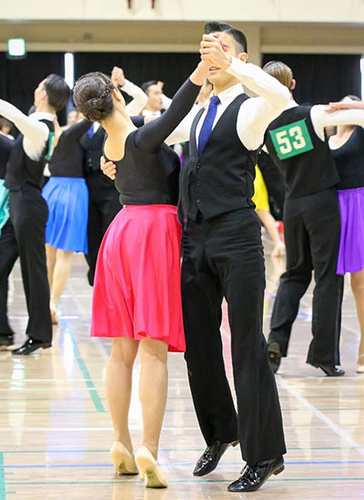 Shin Ogino, 1st year, School of Materials and Chemical Technology
Chiharu Kimura, Shirayuri University
6th in foxtrot for 1st-year students