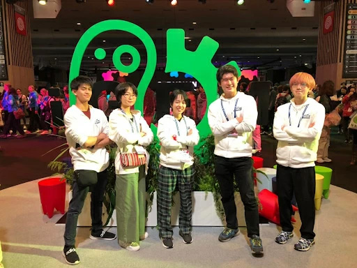 Tokyo Tech's (from left) Okumura, Enomoto, Iwashige, Gokitani, Chinen at iGEM competition in Paris