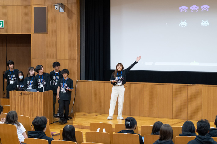 Team Tokyo Tech's presentation in full swing