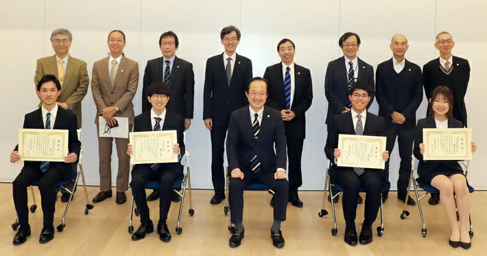 生命理工学院の学生を含む5人が2022年度「東工大学生リーダーシップ賞」を受賞