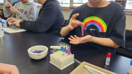 科学教室「植物の構造と様々な色素」を開催