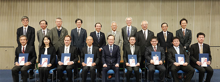 AY2020 Best Teacher Award recipients with President Masu (front, center) and executive vice presidents, deans