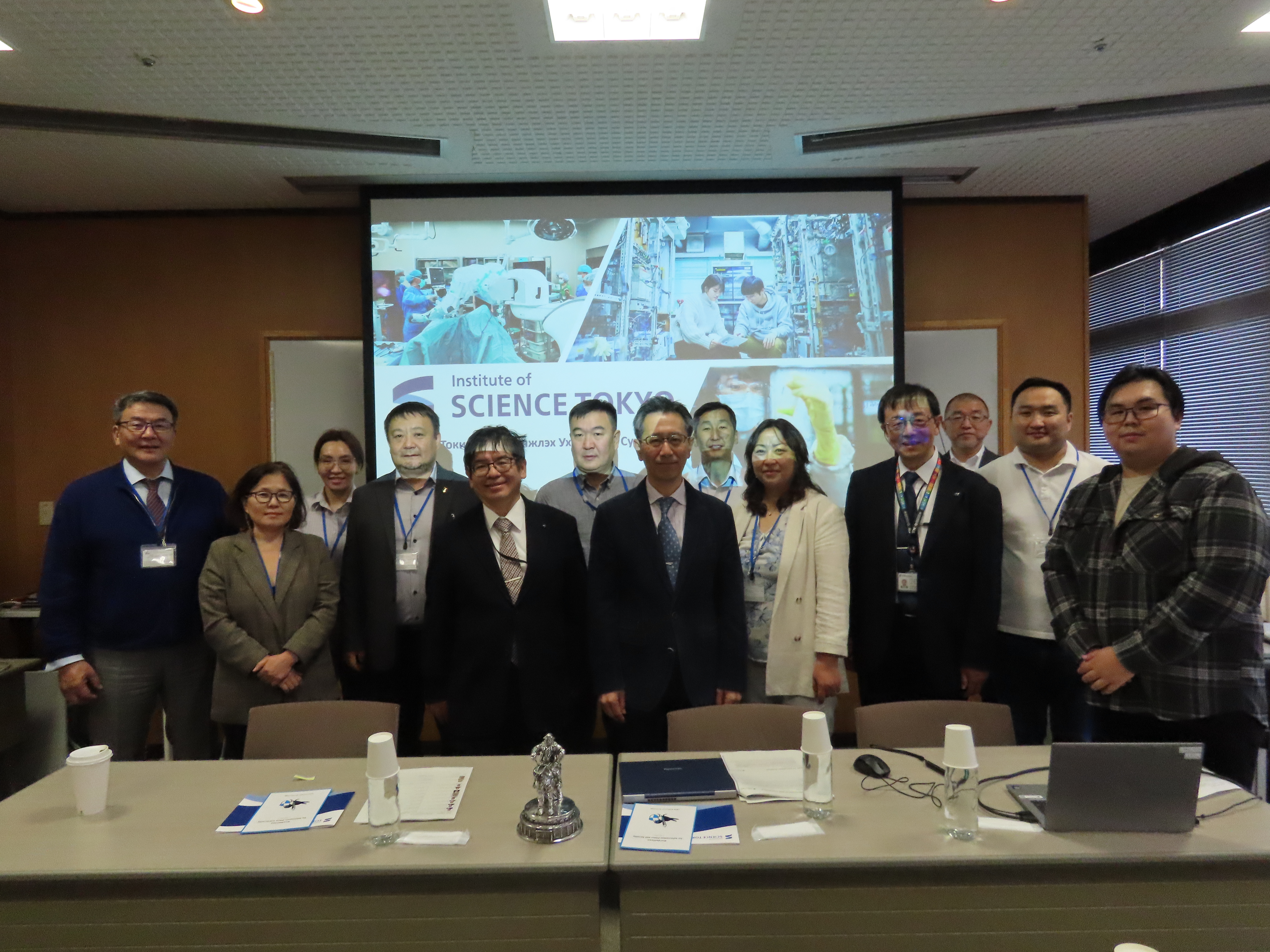 モンゴル科学技術大学・モンゴル国立大学ら一行が情報理工学院を訪問（JICAプログラム）