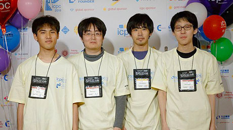 左から、太田さん、福成さん、中村さん、吉田さん