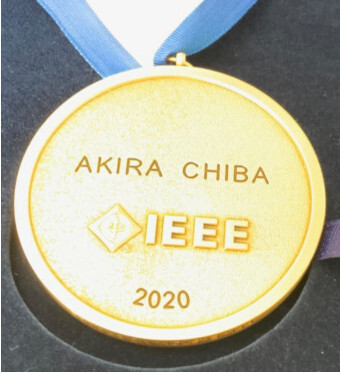 IEEE二コラ・テスラ賞のメダルの表面