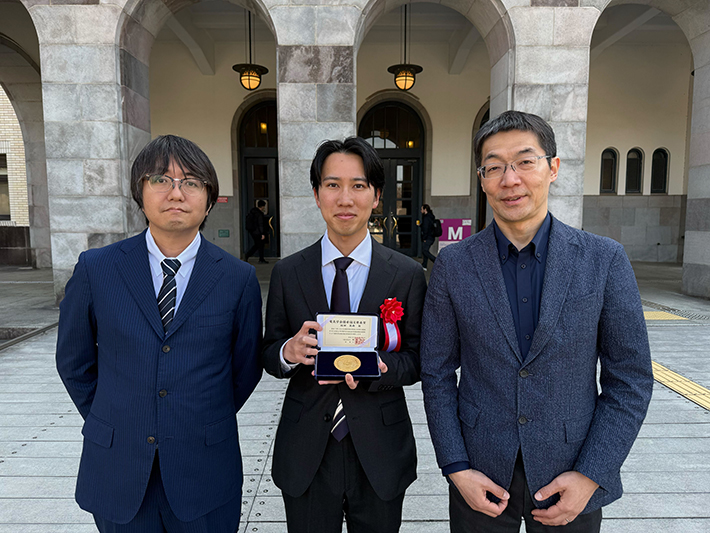 坂田 篤典さん（德田研究室）共著者と