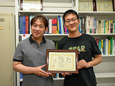 Prof. Kenji Suzuki（left）and Mr. SUN Hongyu（right）