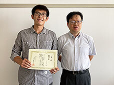 Mr. Liu Yuchen（left）とProf. Kazuhiko Fukawa（right）