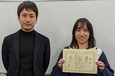 Ms.<!-- Suzuha --> Horiuchi(right) and Assoc.Prof. Takehiro Nagai