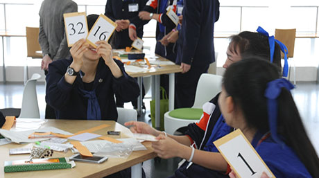 高大連携授業、タイと日本の高校生による「2進法ワークショップ」を開催