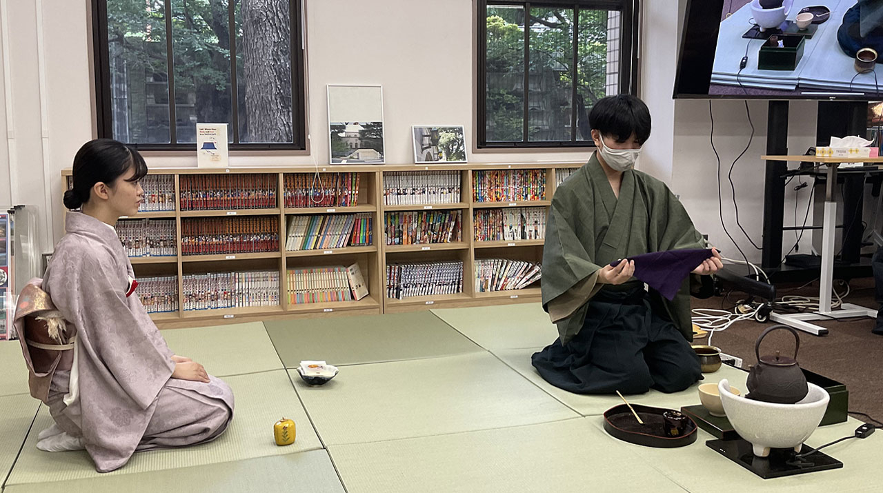 International students enjoy tea ceremony event