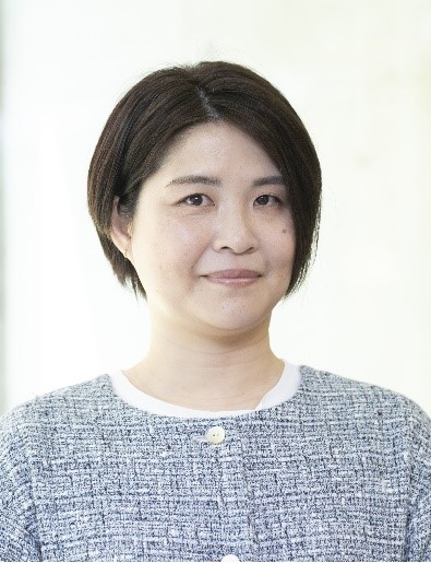 小川まどか 准教授