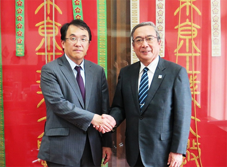 President & CEO Shingo Konomoto of NRI (left) and President Yoshinao Mishima of Tokyo Tech (right)