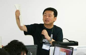 Tokyo Tech Associate Professor Toshio Endo explaining GPU programming