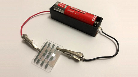 超低電圧で光る白色有機ELの開発に成功
