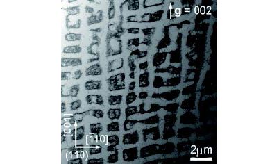 超高圧電子顕微鏡による純Cuの転位組織写真