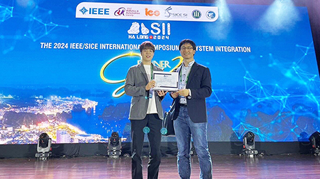 宍倉一輝さん（鈴森研究室M2）、難波江裕之助教、松谷晃宏氏、佐藤美那氏、鈴森康一教授がThe 2024 16th IEEE/SICE International Symposium on System Integration(SII2024)のBest Paper Award Finalistを受賞