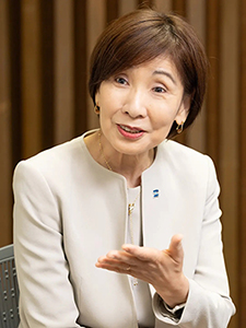 波多野睦子理事・副学長