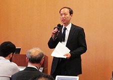 Opening remarks by Director Yuji Miyahara of TMDU's Institute of Biomaterials and Bioengineering