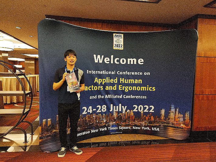 滝沢直さん。Applied Human Factor and Ergonomics（AHFE2022）のニューヨークの発表会場にて。