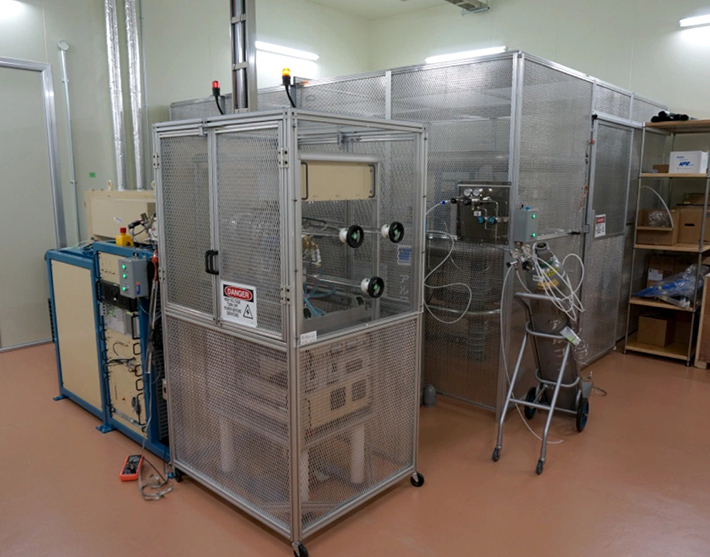 図1．分析に用いた日本唯一の東京大学大気海洋研究所先端分析推進室のシングルステージ加速器質量分析装置(YS-AMS) 