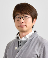 山本 貴光 教授